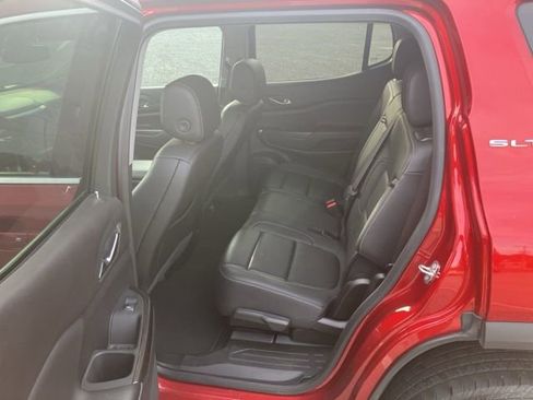 Used 2023 GMC Acadia SLT FWD image 16