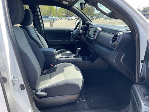 Used 2021 Toyota Tacoma TRD Off-Road w/ Technology Package image 29