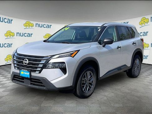 Used 2024 Nissan Rogue S AWD/4WD image 3