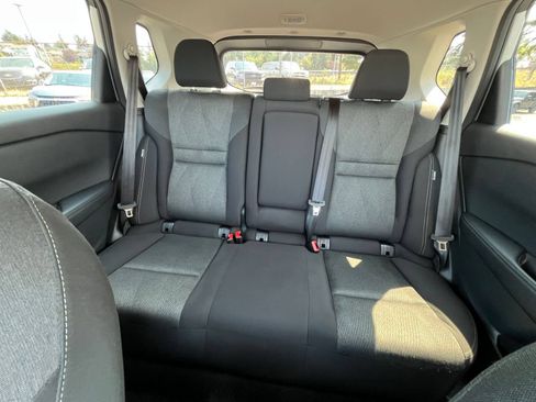 Used 2025 Nissan Rogue SV FWD image 40