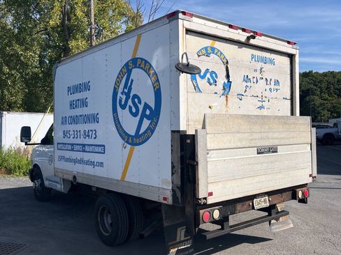 Used 2010 Chevrolet Express 3500 RWD image 4
