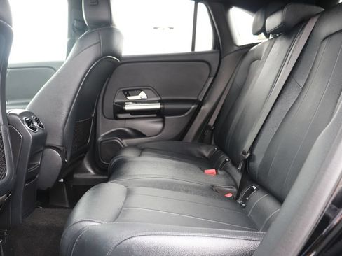 Used 2025 Mercedes-Benz GLA 250 image 14