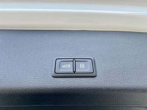 Used 2024 Audi Q8 e-tron Premium Plus w/ Premium Plus Package AWD/4WD image 9