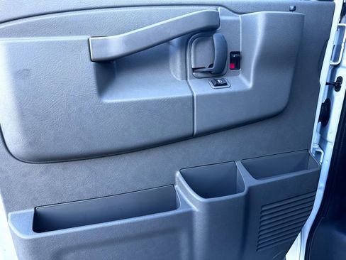 Used 2025 Chevrolet Express 2500 Extended w/ Communications Package image 20