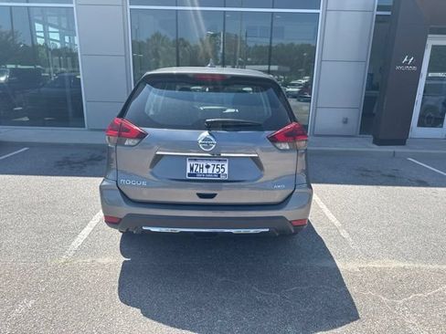 Used 2019 Nissan Rogue S AWD/4WD image 10