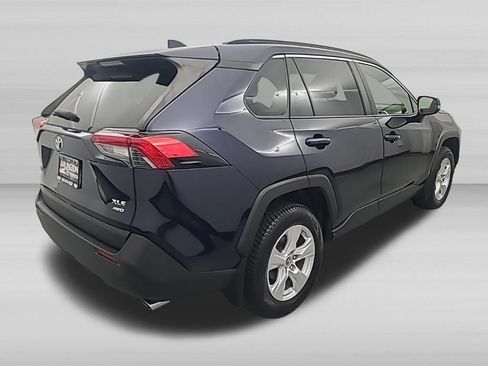 Used 2019 Toyota RAV4 XLE w/ Convenience Package AWD/4WD image 4