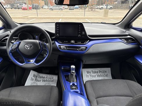 Used 2019 Toyota C-HR LE FWD image 21