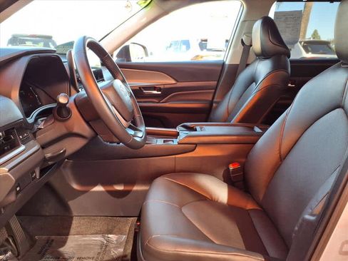 Used 2025 Toyota Grand Highlander AWD image 18