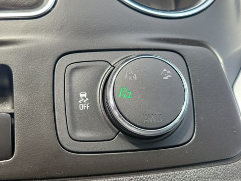 Used 2019 Chevrolet Traverse LT w/ LPO, Floor Liner Package AWD/4WD image 30