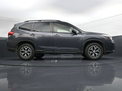 Used 2020 Subaru Forester Premium AWD/4WD image 24