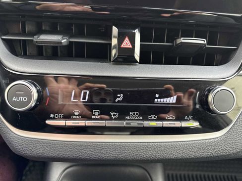 Used 2024 Toyota Corolla LE FWD image 19