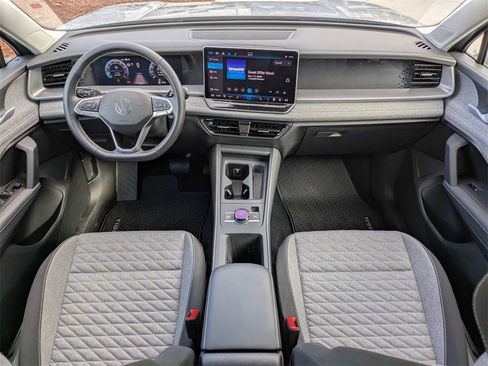 Certified 2025 Volkswagen Tiguan S w/ 18" Wheel Package image 18