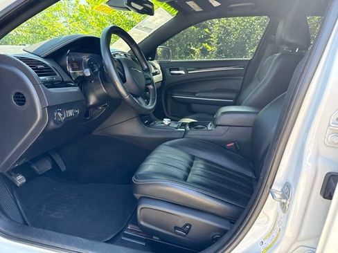 Used 2019 Chrysler 300 S RWD image 11