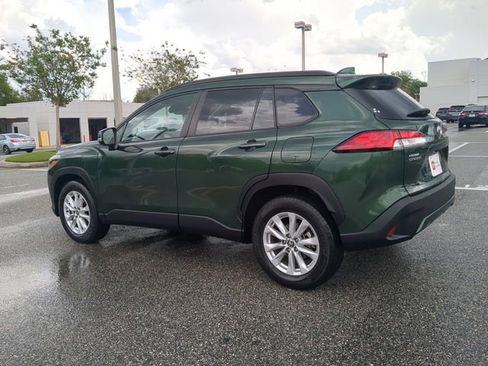 Certified 2023 Toyota Corolla Cross LE w/ Moonroof Package image 6