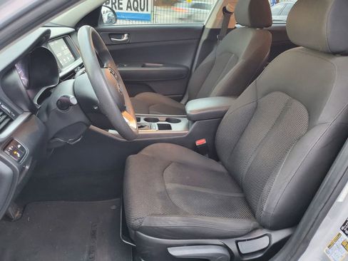 Used 2020 Kia Optima LX image 9