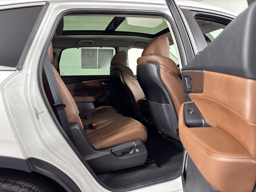 Used 2023 Acura MDX w/ Technology Package AWD/4WD image 10