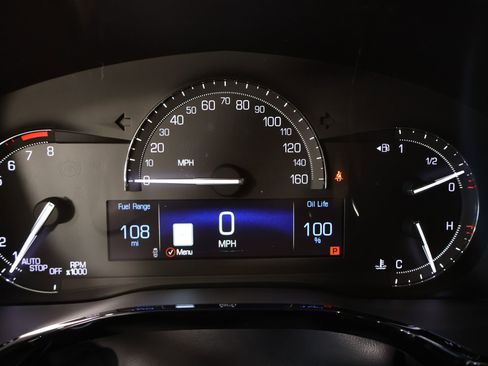 Used 2018 Cadillac XT5 Luxury w/ Driver Awareness Package image 4