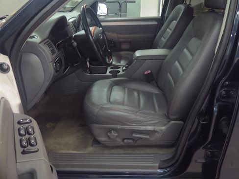 Used 2003 Ford Explorer Sport XLT image 11