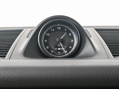 Used 2025 Porsche Macan image 17
