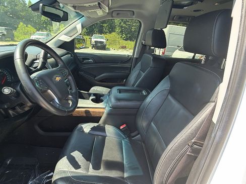 Used 2016 Chevrolet Suburban LT RWD image 16