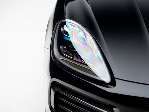 Used 2023 Porsche Cayenne S image 13