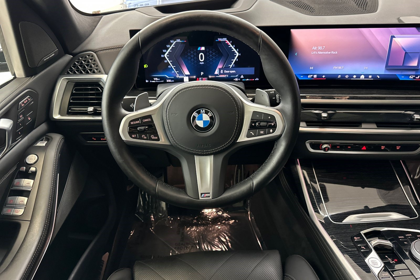 Certified 2025 BMW X7 xDrive40i w/ M Sport Package AWD/4WD image 33