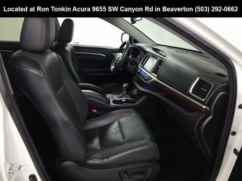 Used 2016 Toyota Highlander Limited Platinum image 10