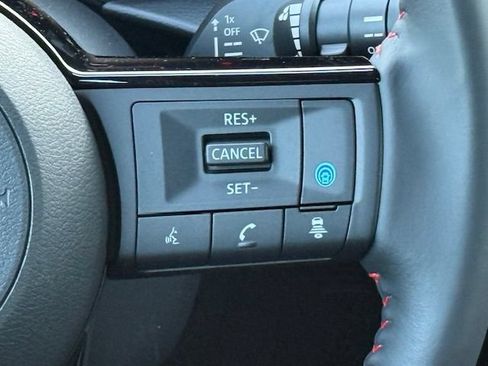 Used 2025 Nissan Kicks SR AWD/4WD image 25
