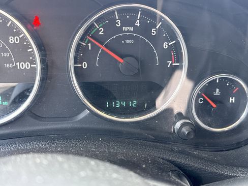 Used 2013 Jeep Wrangler Sahara image 21