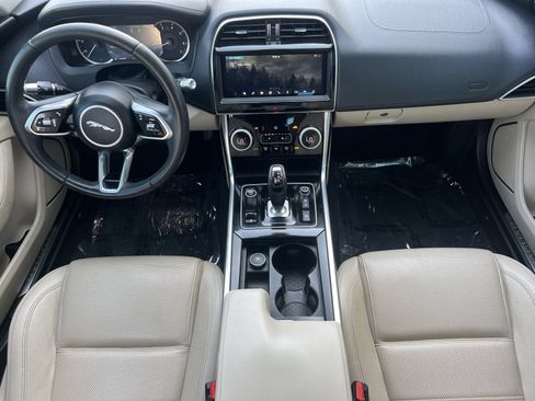 Used 2020 Jaguar XE S RWD image 12