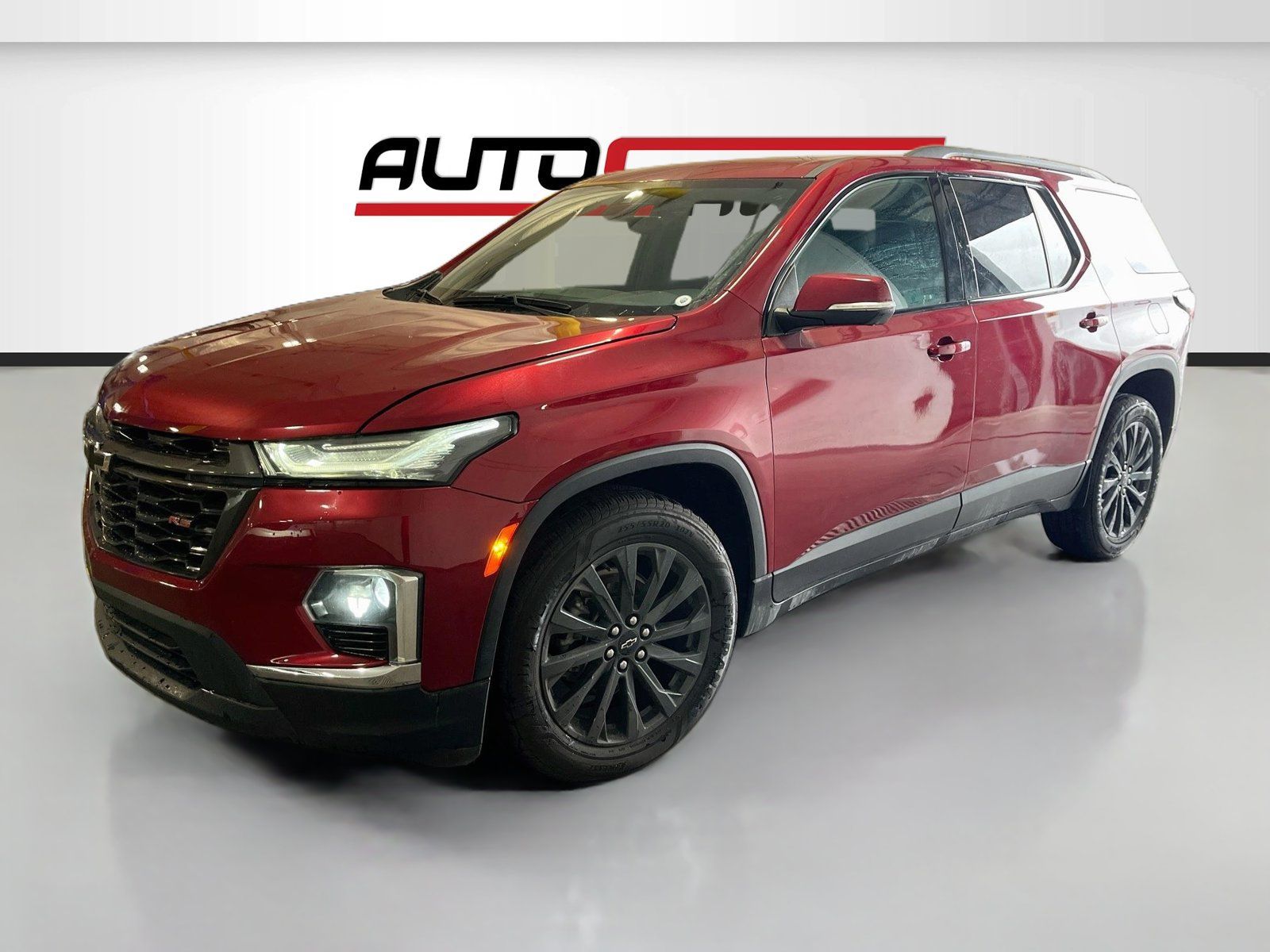 Used 2023 Chevrolet Traverse RS w/ LPO, Floor Liner Package AWD/4WD image 3