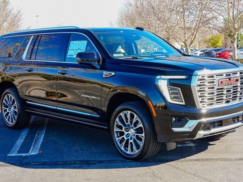 New 2026 GMC Yukon XL Denali w/ Denali Reserve Package image 6