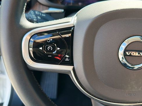 Used 2023 Volvo XC60 B5 Ultimate w/ Climate Package image 37