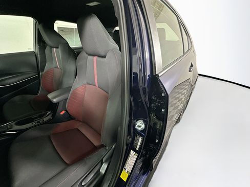 Used 2025 Toyota Corolla SE image 12