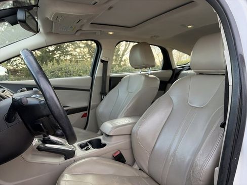 Used 2012 Ford Focus SEL image 14