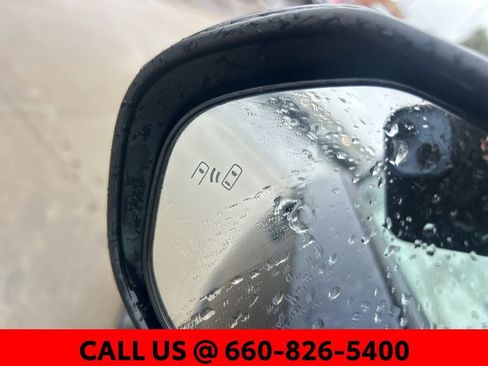 Used 2025 Toyota Corolla SE w/ SE Premium Package image 17