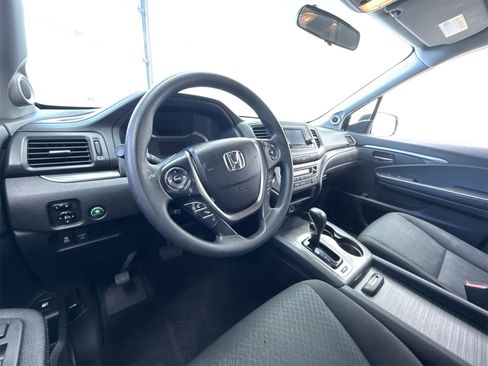 Used 2018 Honda Ridgeline Sport image 12