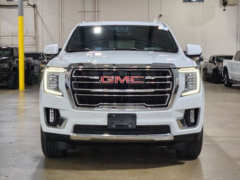 Used 2023 GMC Yukon XL SLT AWD/4WD image 2