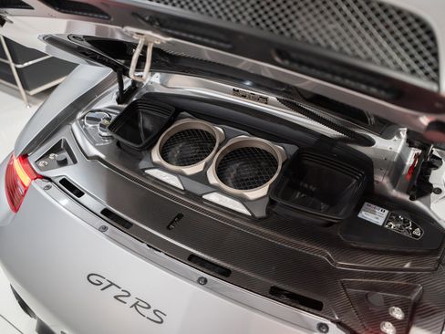 Used 2018 Porsche 911 GT2 RS image 64