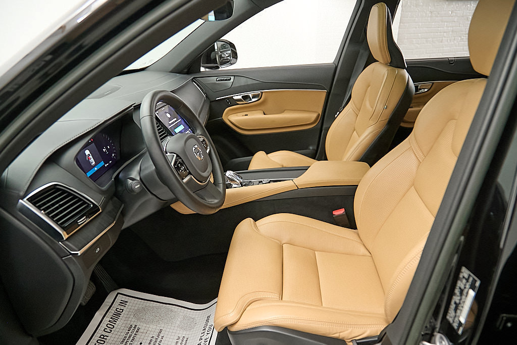 Certified 2023 Volvo XC90 B6 Ultimate w/ Protection Package Premier AWD/4WD image 21