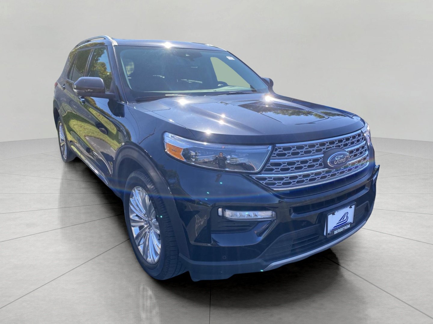 Used 2024 Ford Explorer Limited w/ Limited Technology Package AWD/4WD image 1
