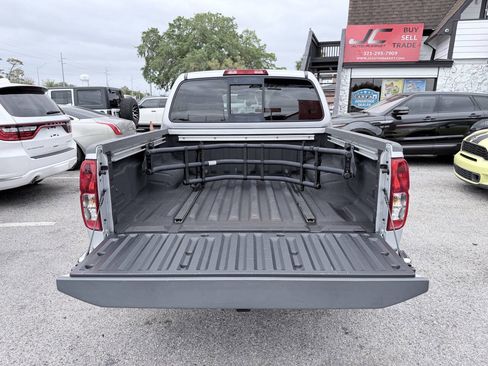 Used 2019 Nissan Frontier SV w/ Value Truck Package image 5