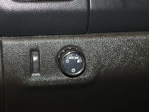 Used 2022 Chevrolet Colorado LT w/ Fleet Safety Package image 59