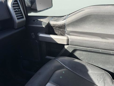 Used 2018 Ford F150 Platinum w/ Equipment Group 701A Luxury image 21