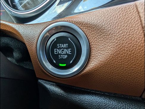 Used 2020 Buick Encore GX Essence image 7