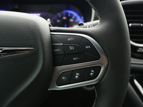 New 2026 Chrysler Pacifica Select image 14