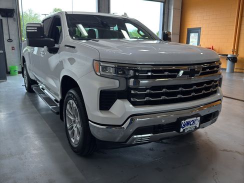 Used 2025 Chevrolet Silverado 1500 LTZ AWD/4WD image 7