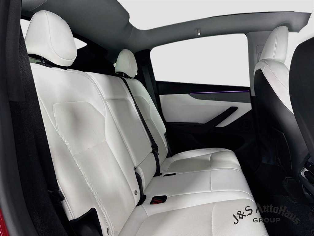 Used 2026 Tesla Model Y 2WD image 36