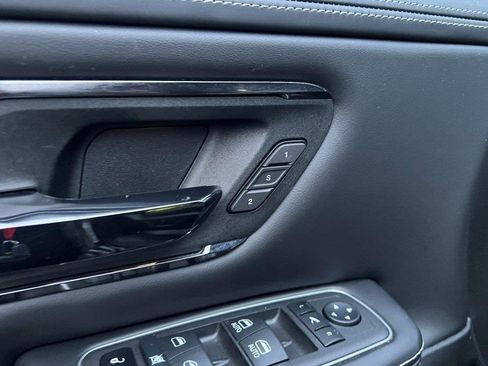 Certified 2023 RAM 1500 Limited w/ Cold Weather Group image 33