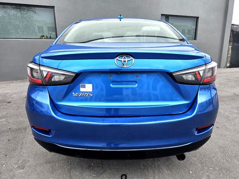Used 2019 Toyota Yaris XLE image 16